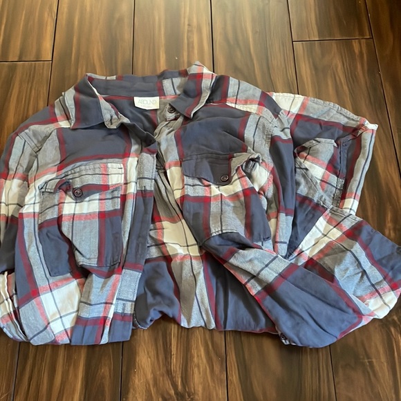 Flannel - Picture 1 of 2